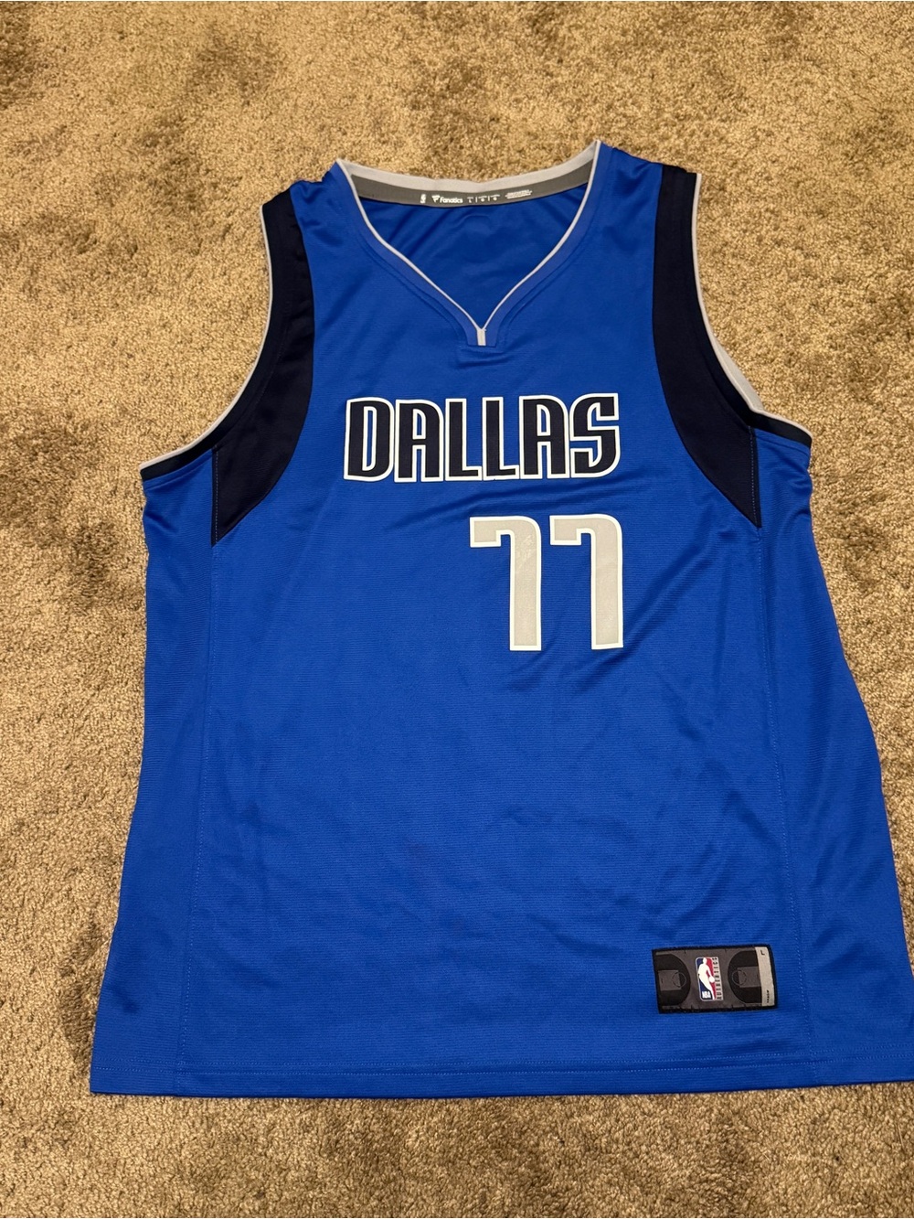 Dallas Mavericks Luka Doncic Fanatics Jersey Mens Large Blue #77 NBA Logo